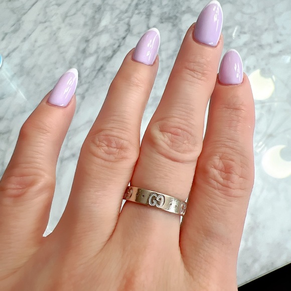 GUCCI
18K White Gold 4mm Icon Thin Band Ring 6 - Picture 3 of 7